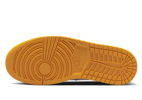 Jordan 1 Low Taxi 553560-701 - Image 5