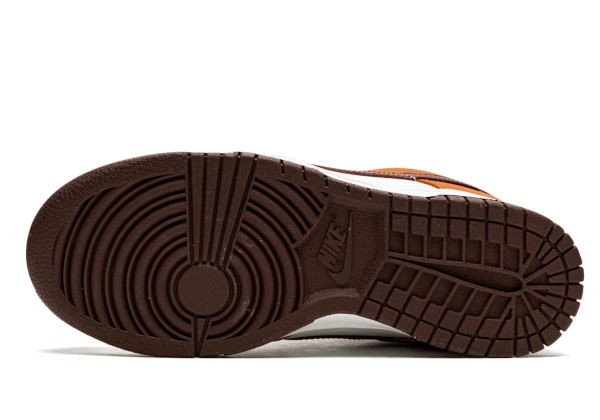 Dunk Low Bronze Eclipse DQ4697-800 - Image 4